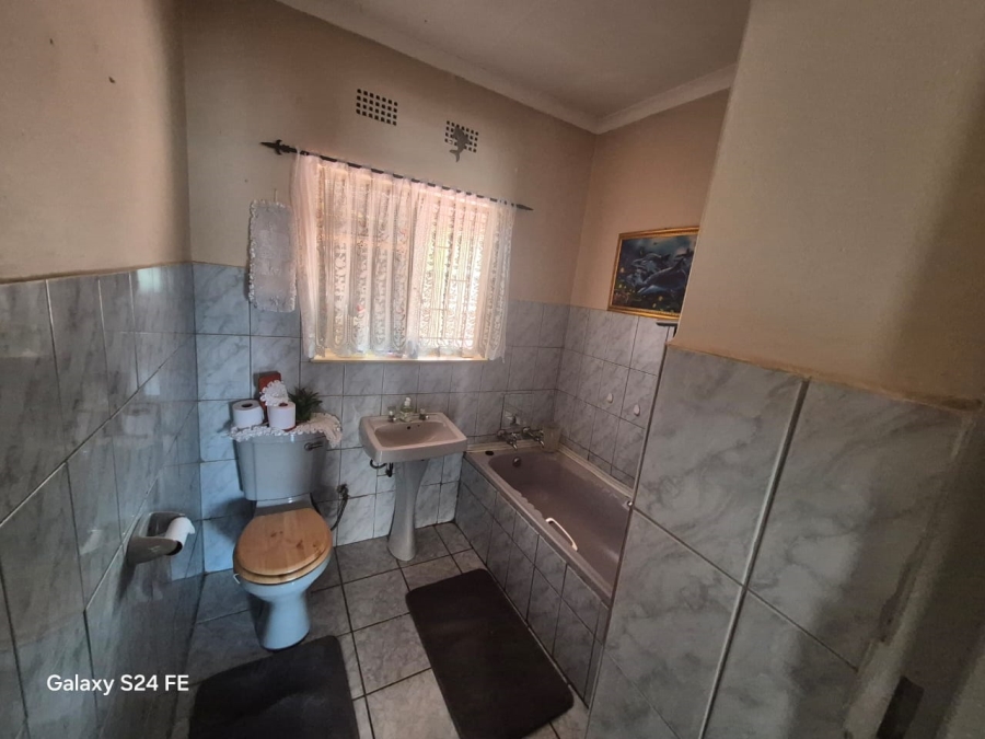 3 Bedroom Property for Sale in Geelhoutpark North West